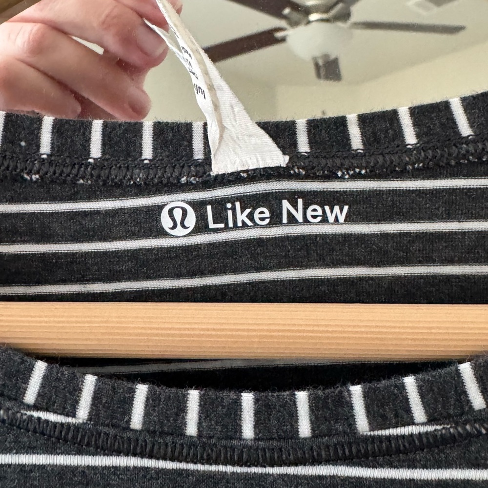 ๐๏ธ Clearance Lululemon To The Point Long Sleeve Heathered Black & White Stripe - Picture 5 of 8